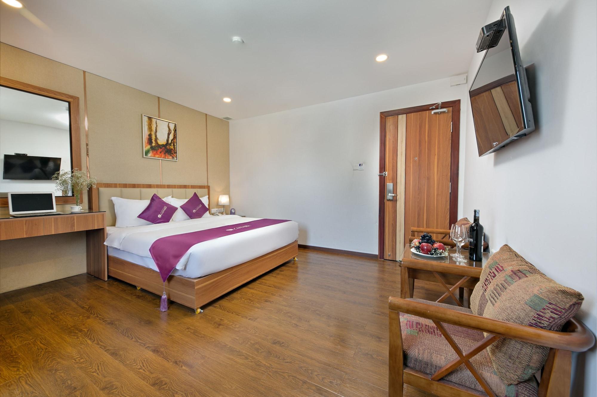 Lavender Riverside Hotel 3*