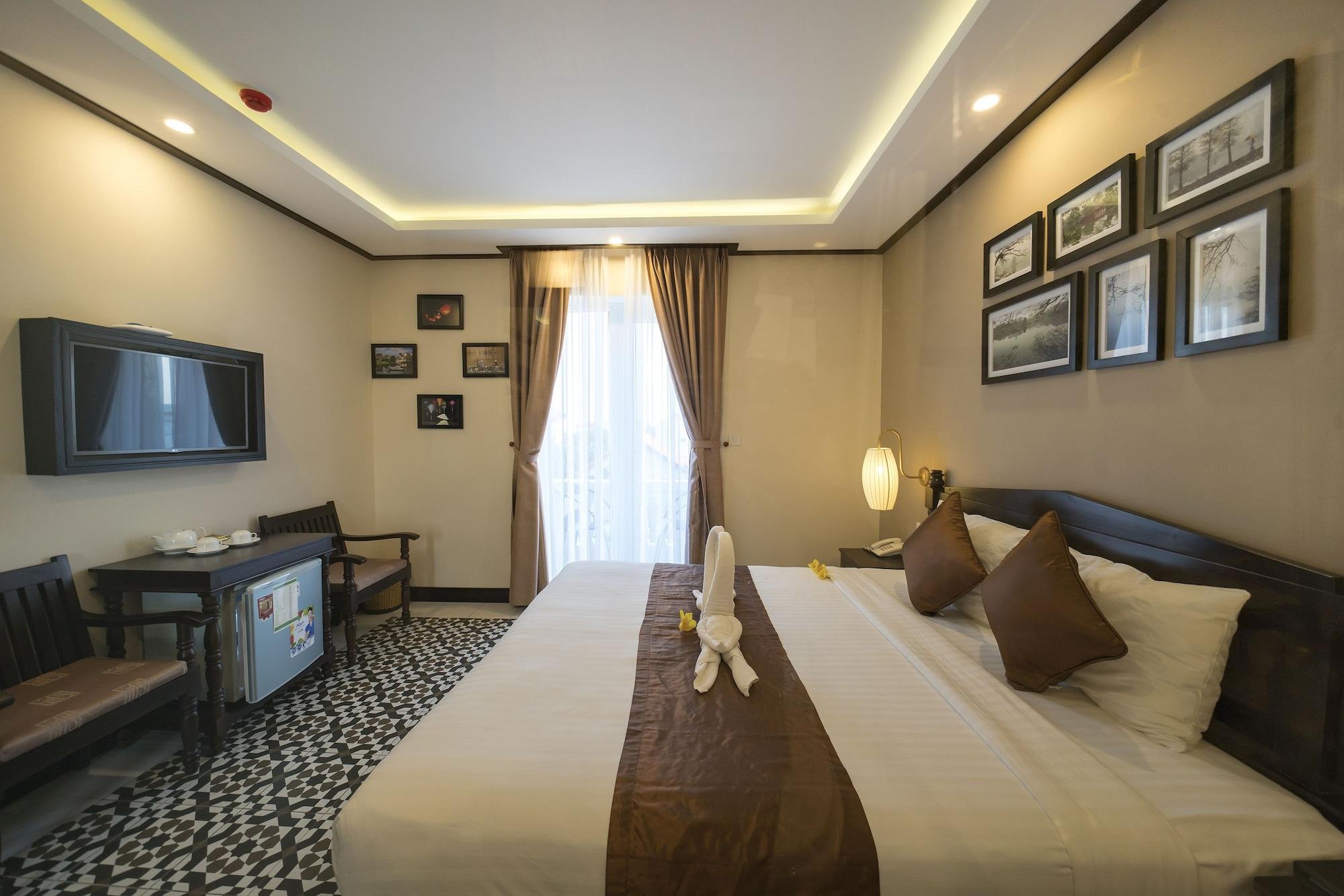 Golden Bell Backpacker Hotel&pool Bar Villa Hoi An