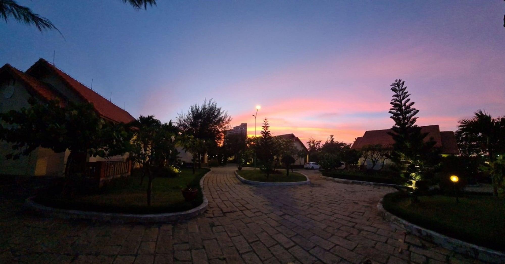Duong Intourco Resort, Resort 3*