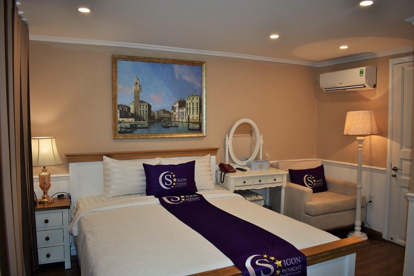 Saigon By Night Luxury