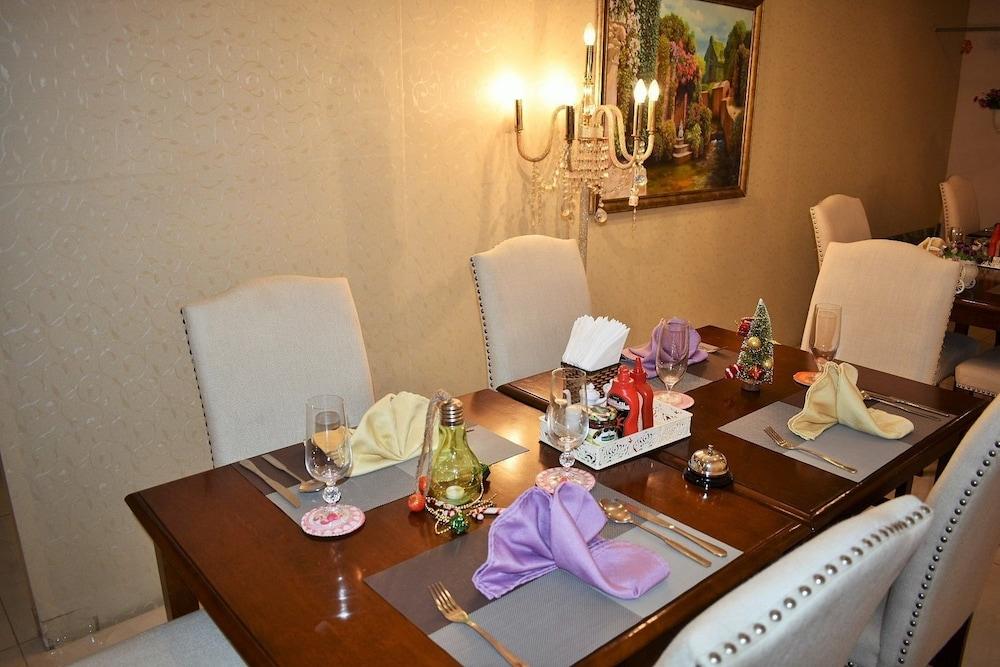 Hotel Saigon By Night Luxury