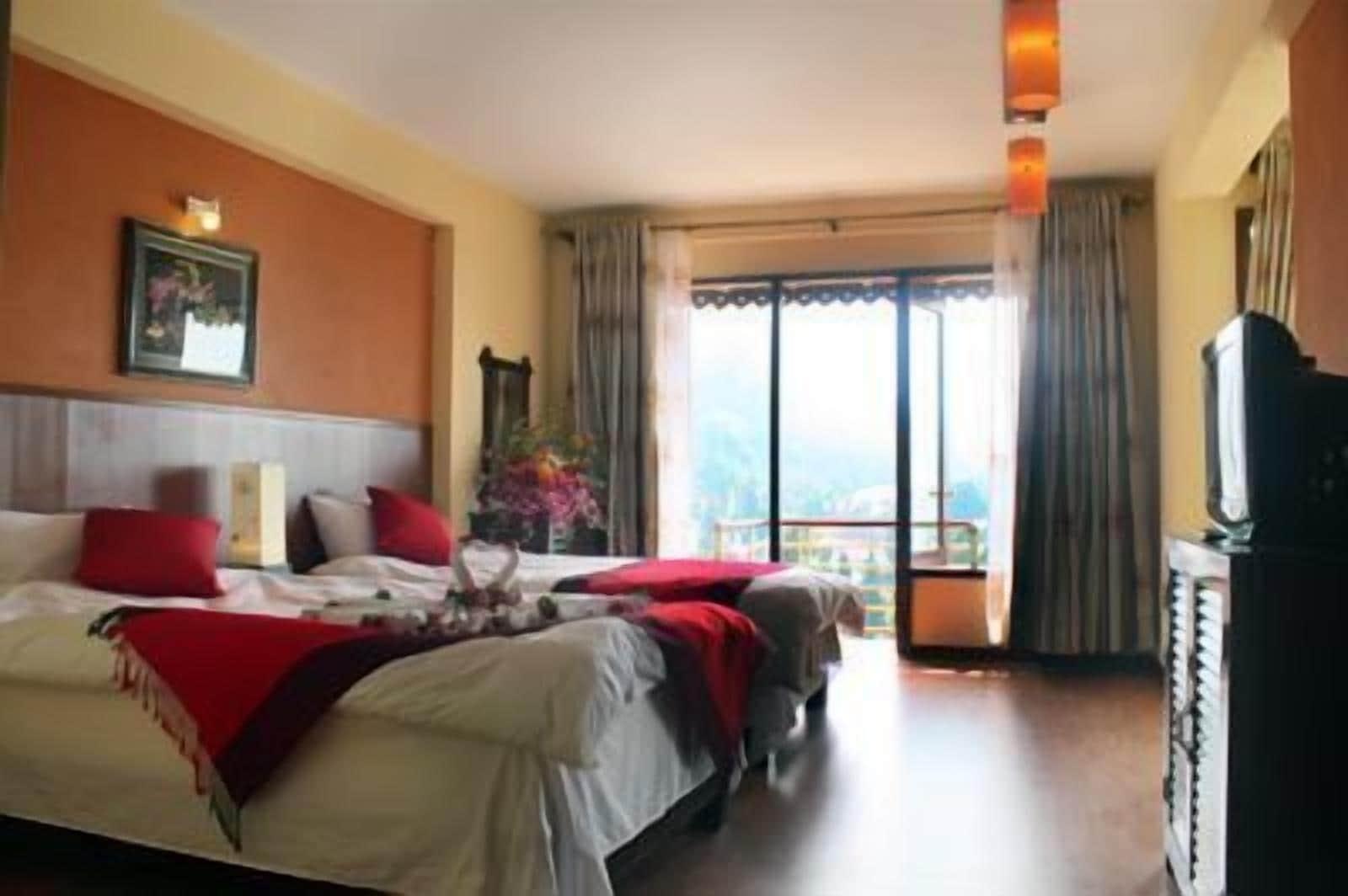 Elegance Hotel 3*
