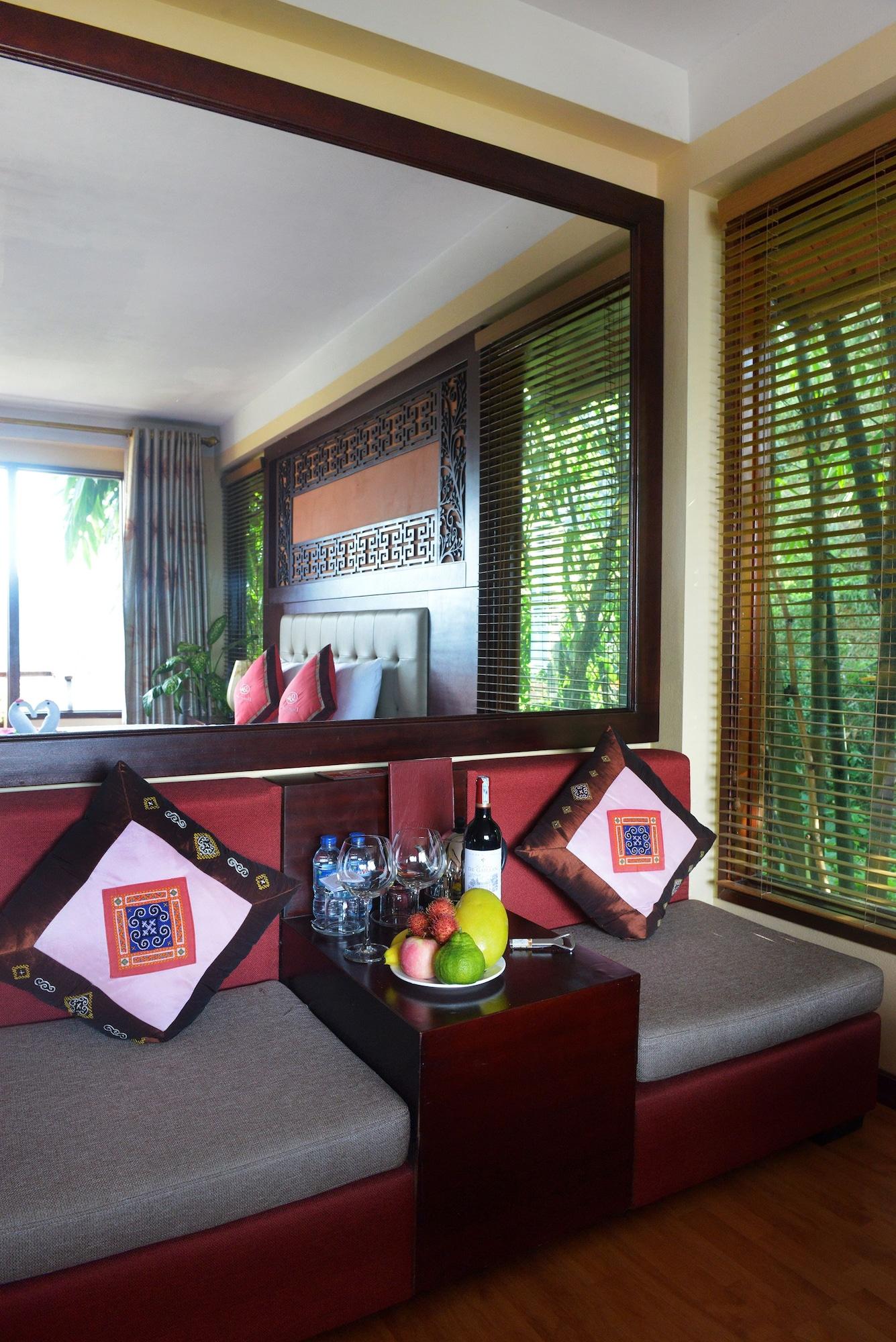 Elegance Hotel
