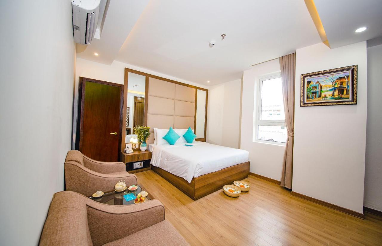 Pariat River Front Khách sạn