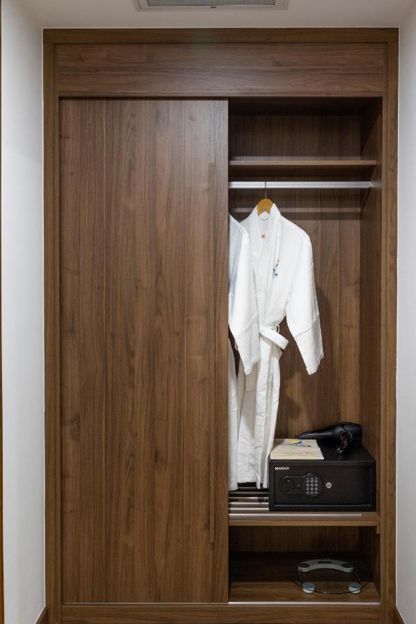 Miracle Luxury Hotel