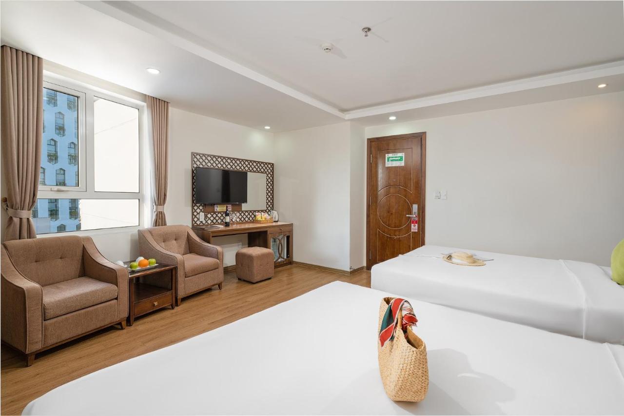 Pariat River Front Khách sạn 3*