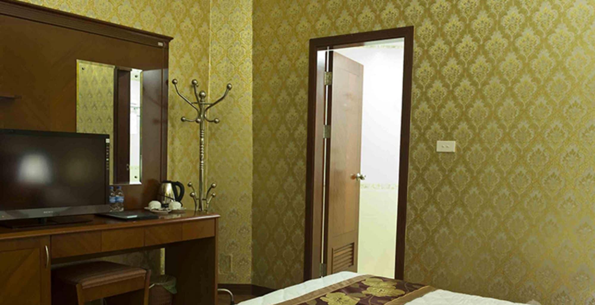 Hotel Crown 3*