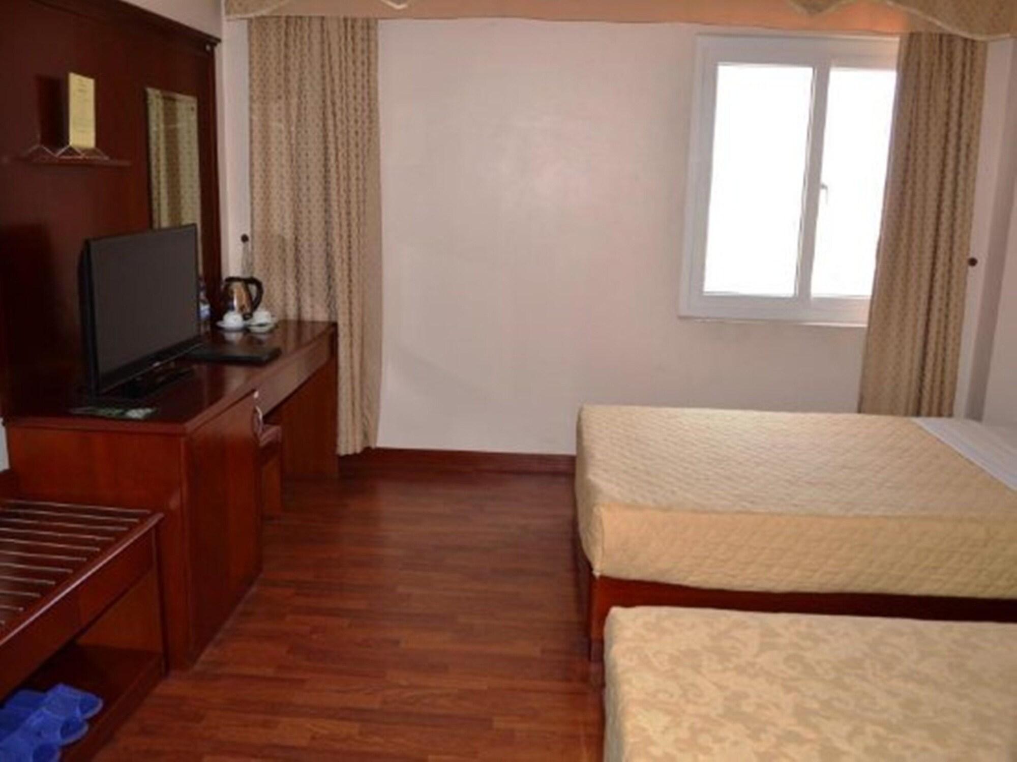 Crown Hotel 3*