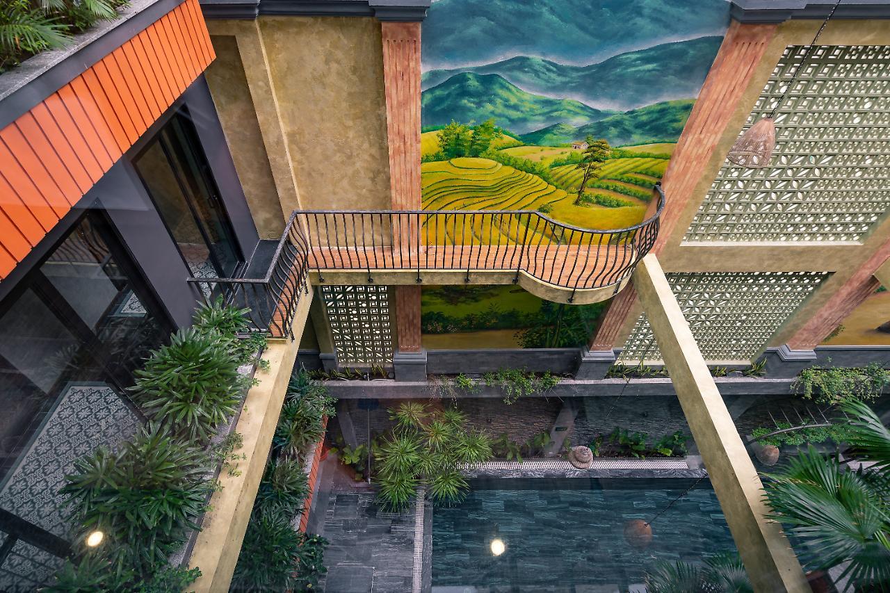 Chi House And 4*