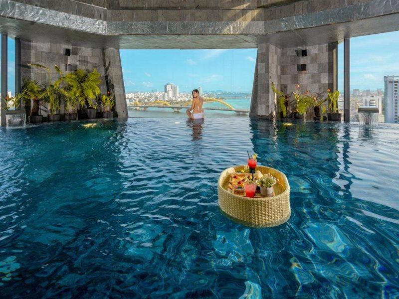 Haian Riverfront Khách sạn 4*