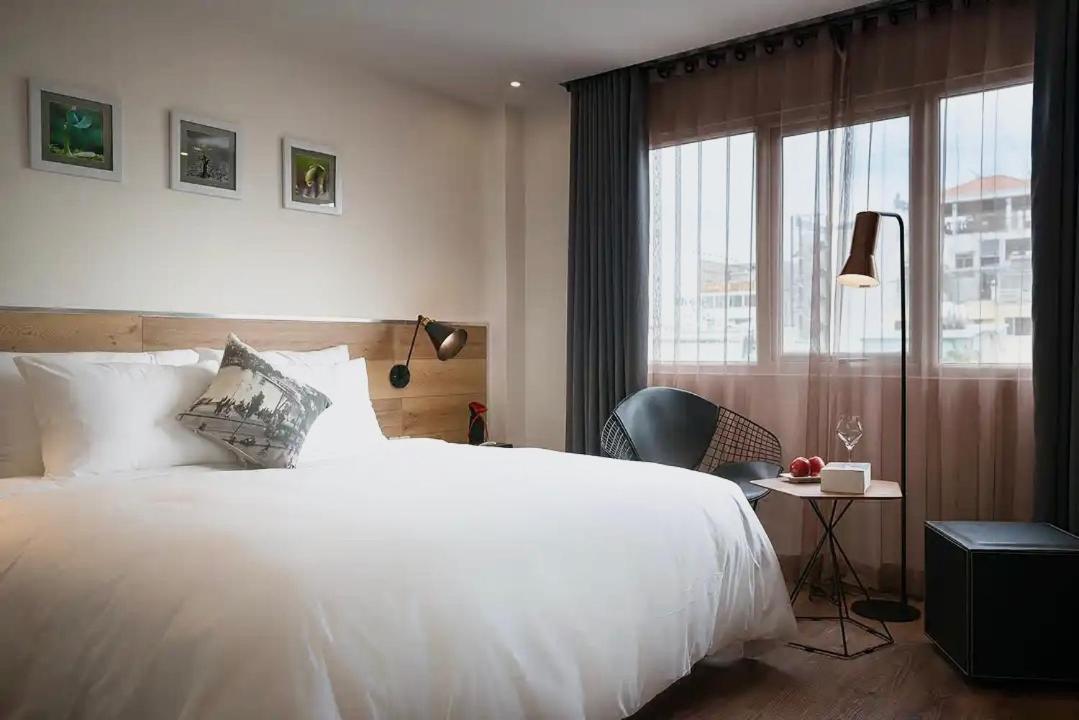 Khách sạn C Hotel- đề Thám Bùi Viện Walking Street