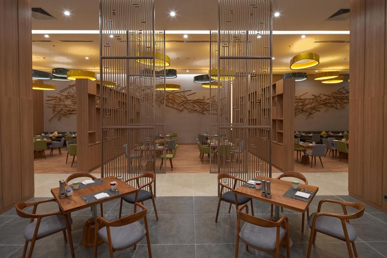 Hotel & Saigon Airport By Ihg Ho Chi Minh City