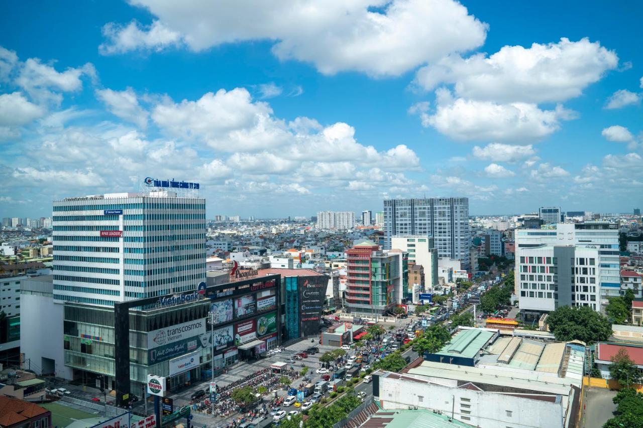 & Saigon Airport By Ihg Hotel