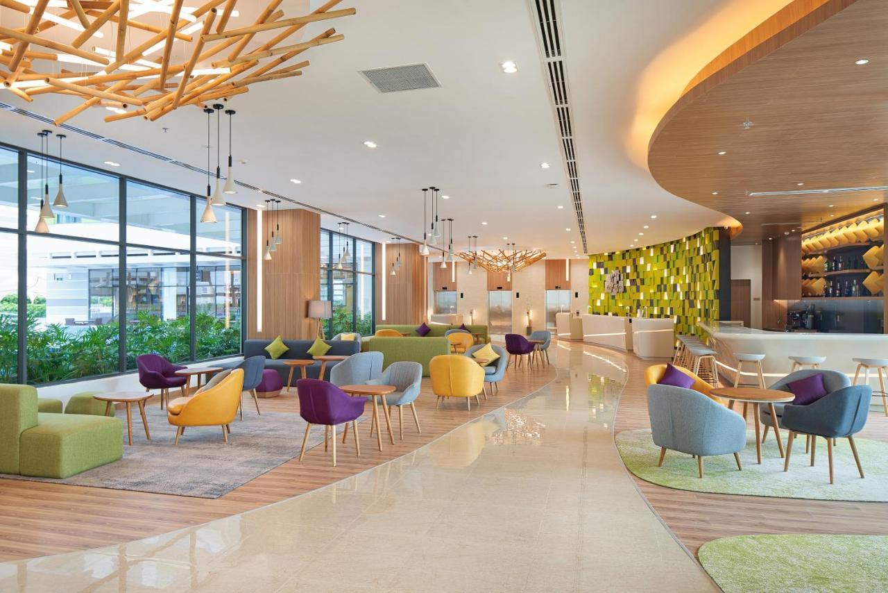 & Saigon Airport By Ihg Hotel