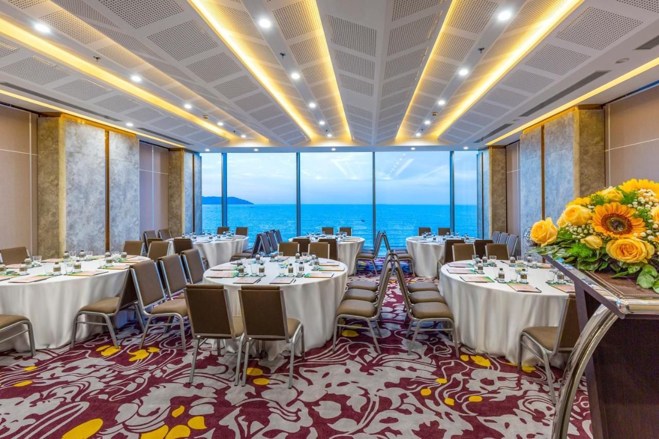 Le Sands Oceanfront Hotel Da Nang
