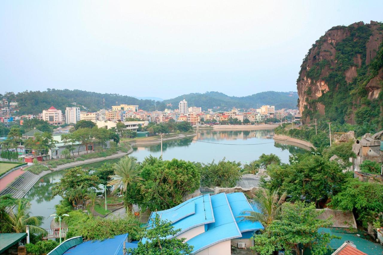 Park 2* Ha Long