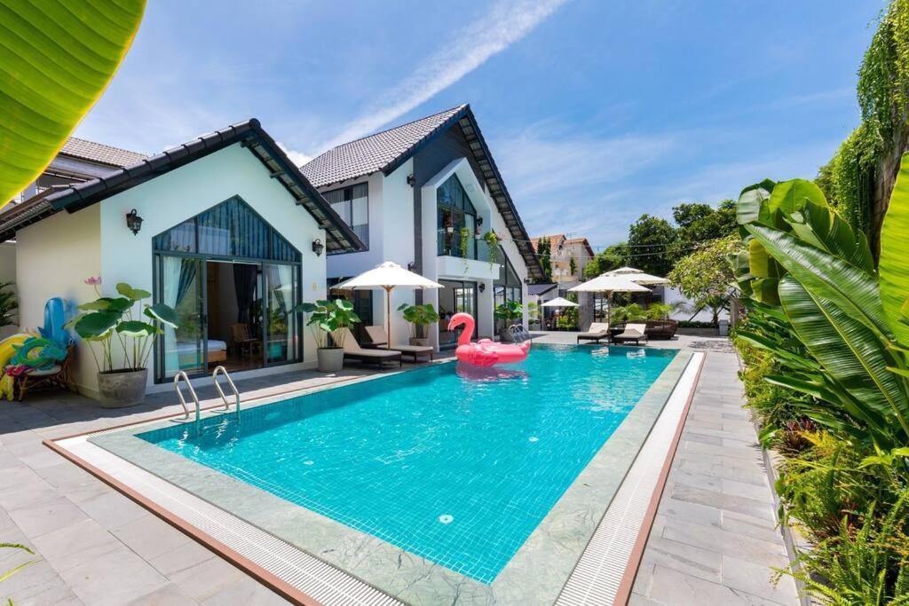 Bai Sau Vip Near * Vung Tau