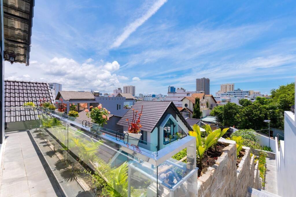 Bai Sau Vip Near * Vung Tau