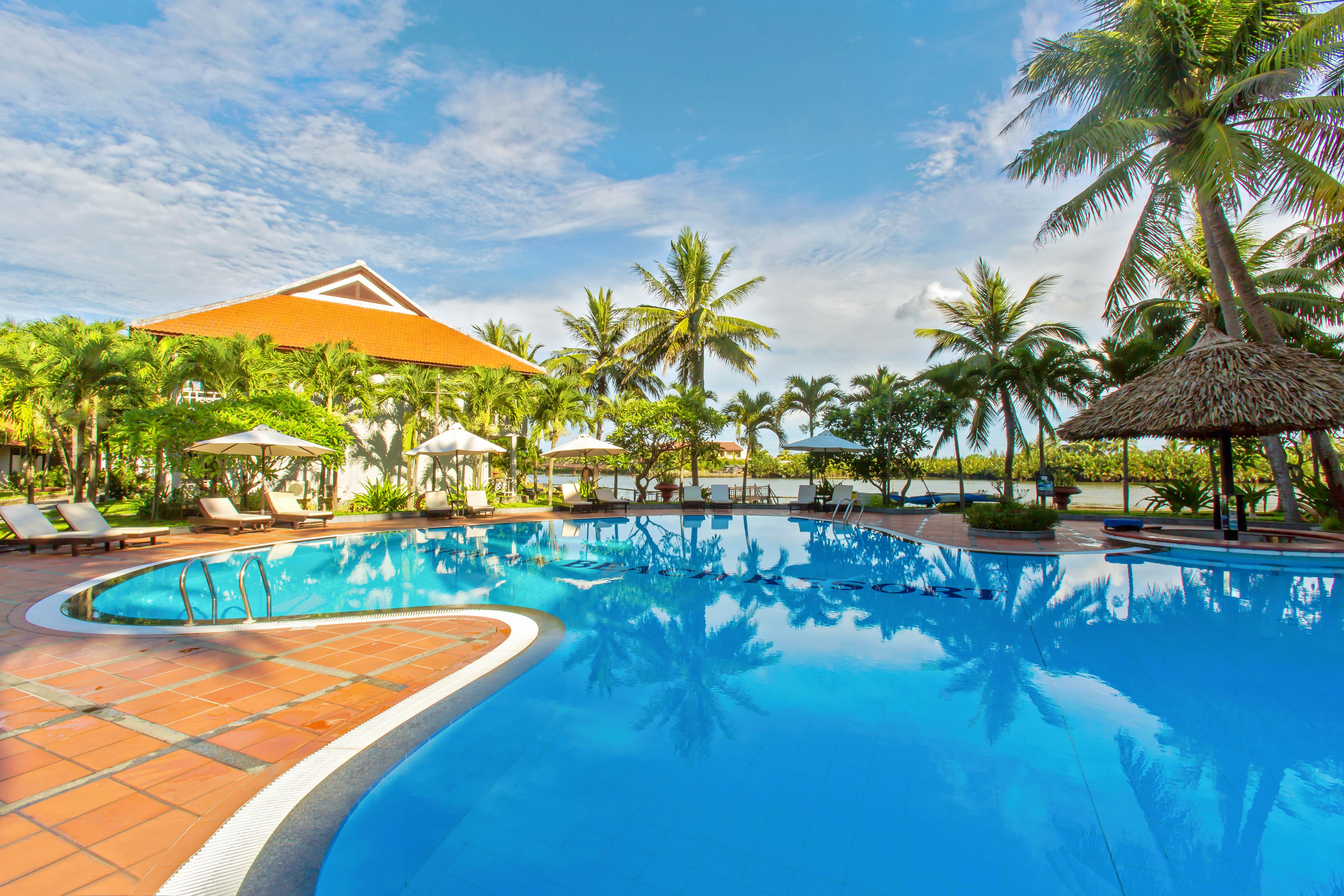 Khu nghỉ mát Hội An Beach Resort