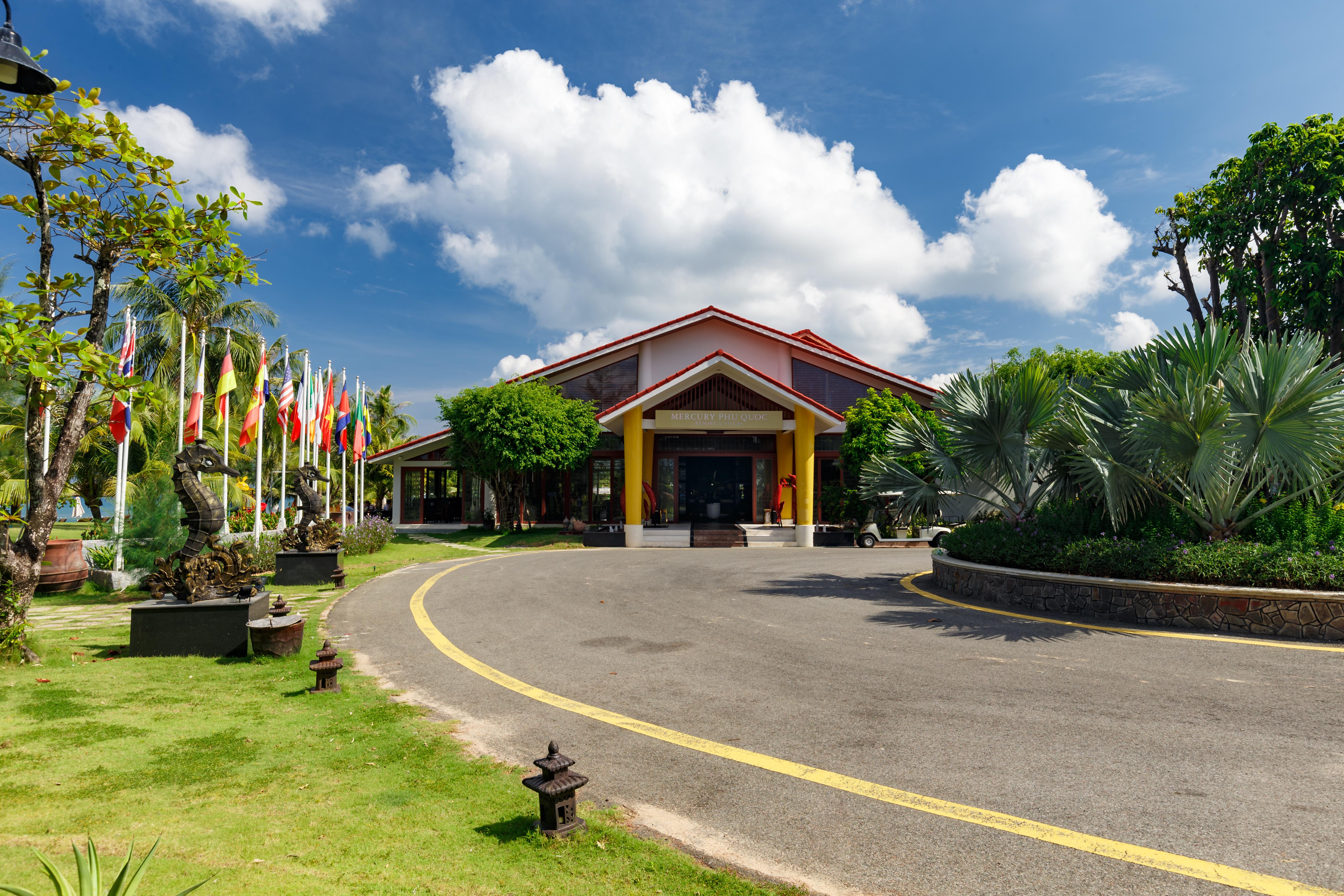 Resort Mercury &