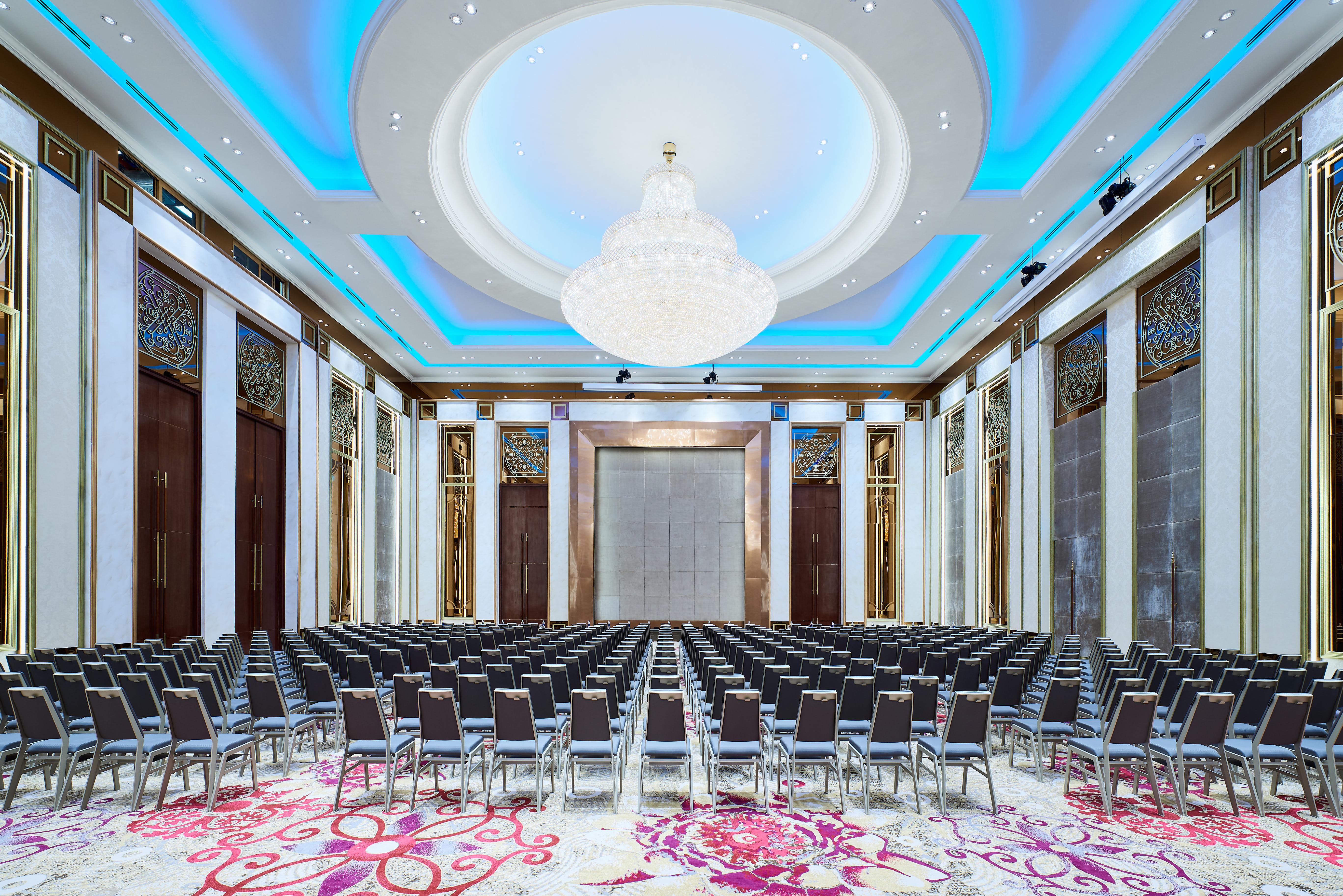 Sheraton Grand & Convention Center