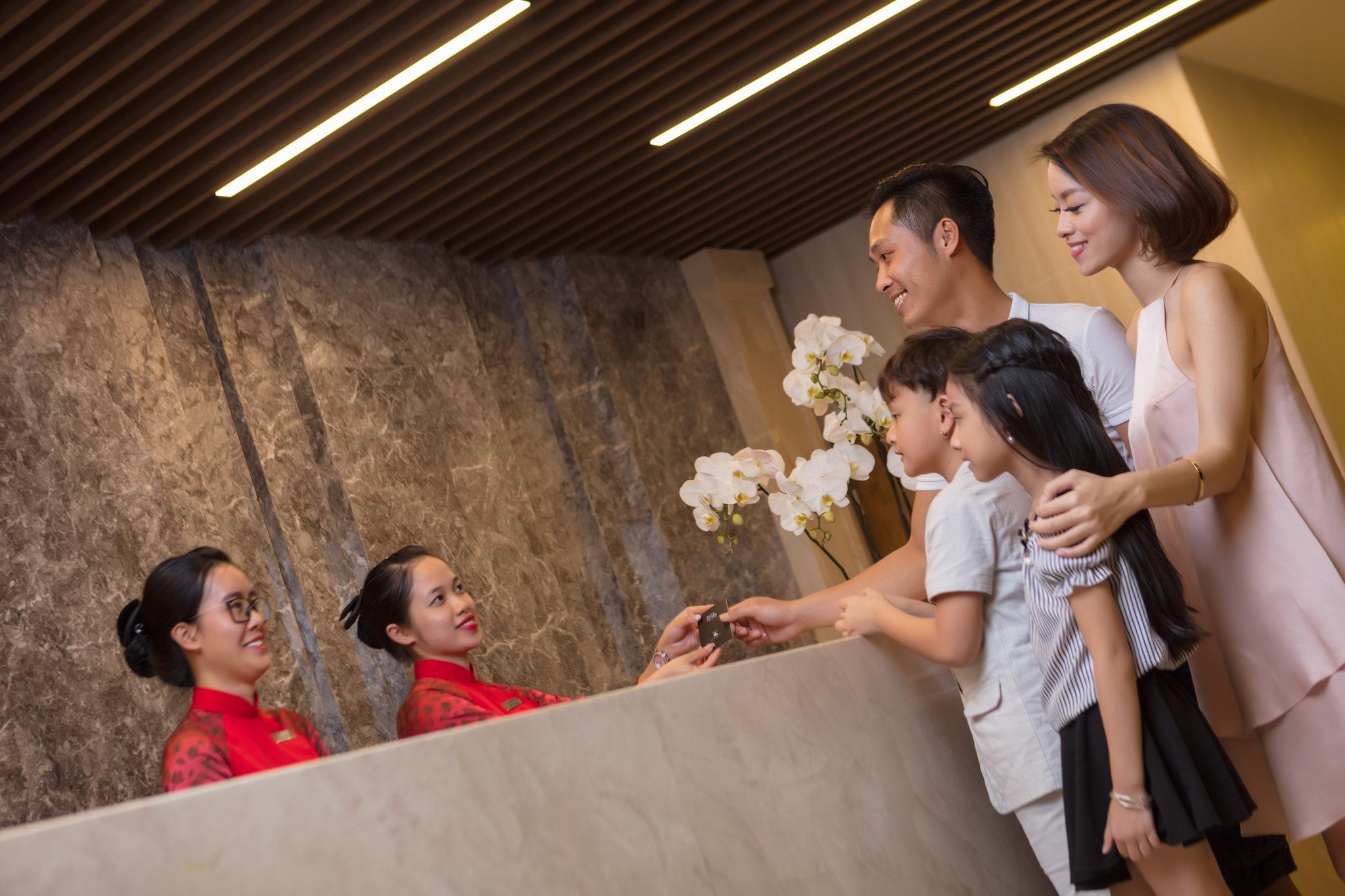 Royal Lotus & 4* Ha Long