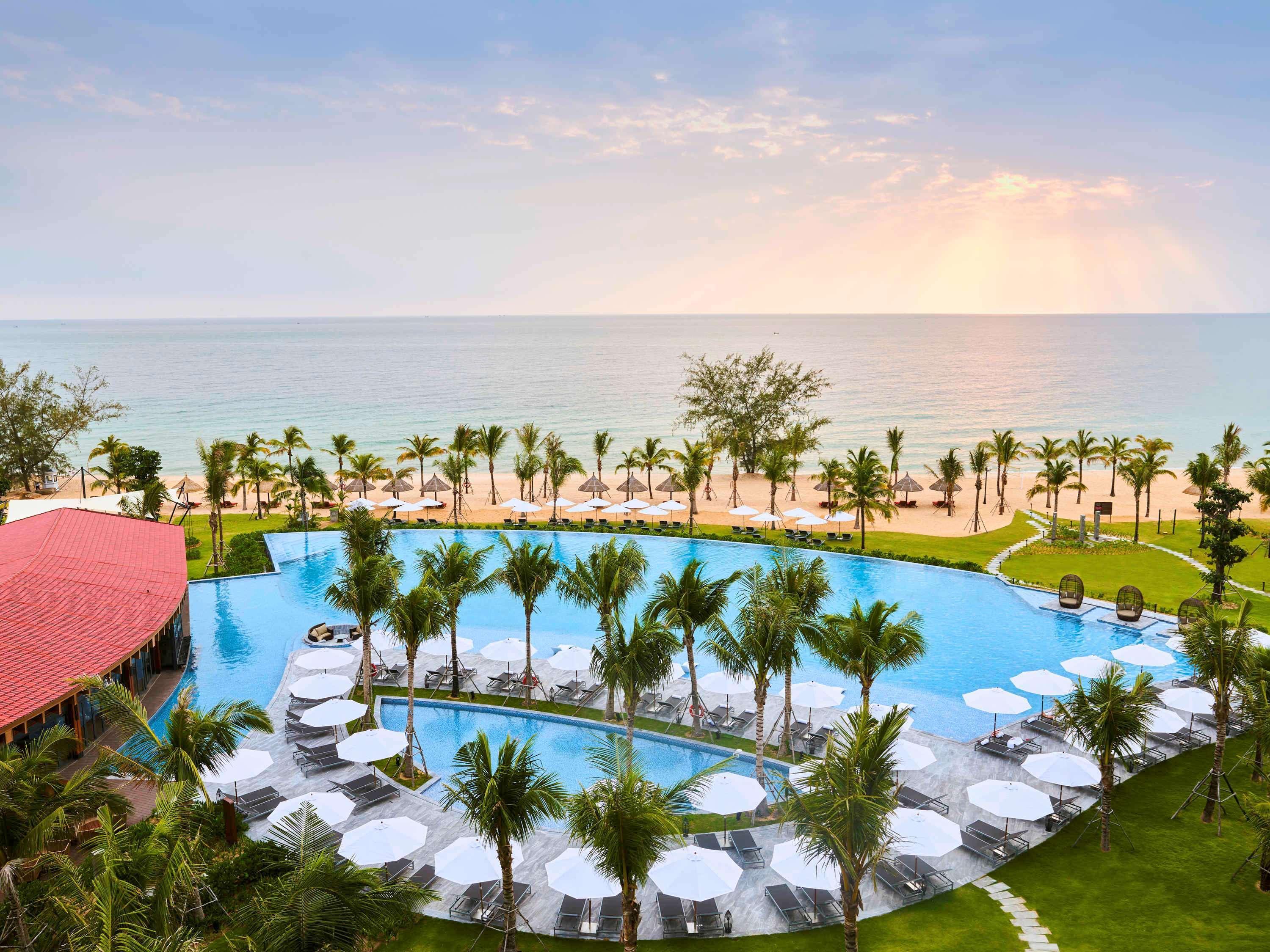 Resort Moevenpick Waverly 5*