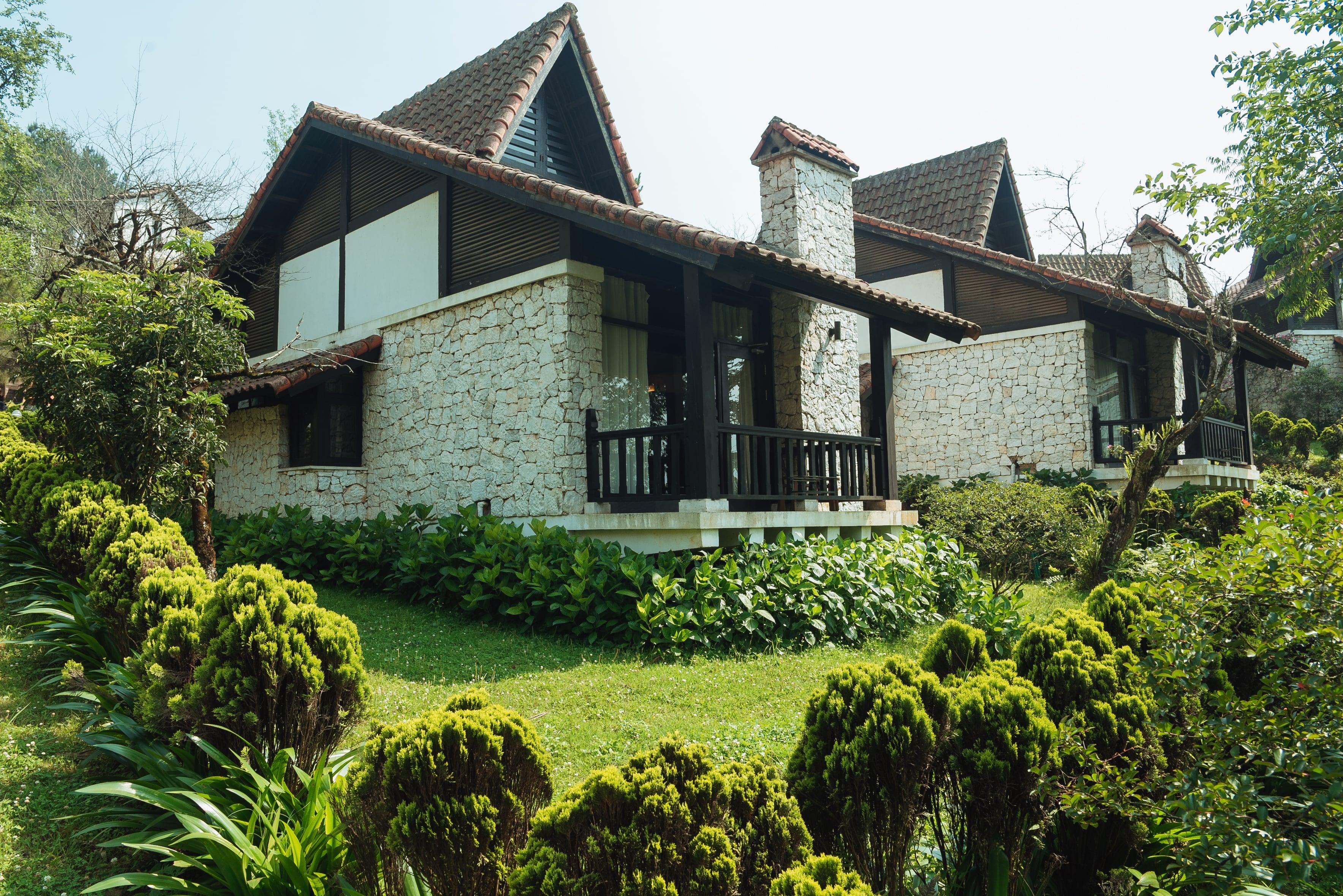 Jade Hill & Sa Pa
