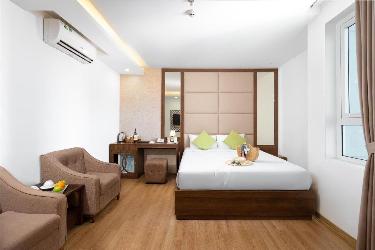 Pariat River Front 3*