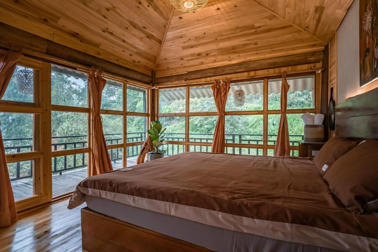 Deja Vu Lodge