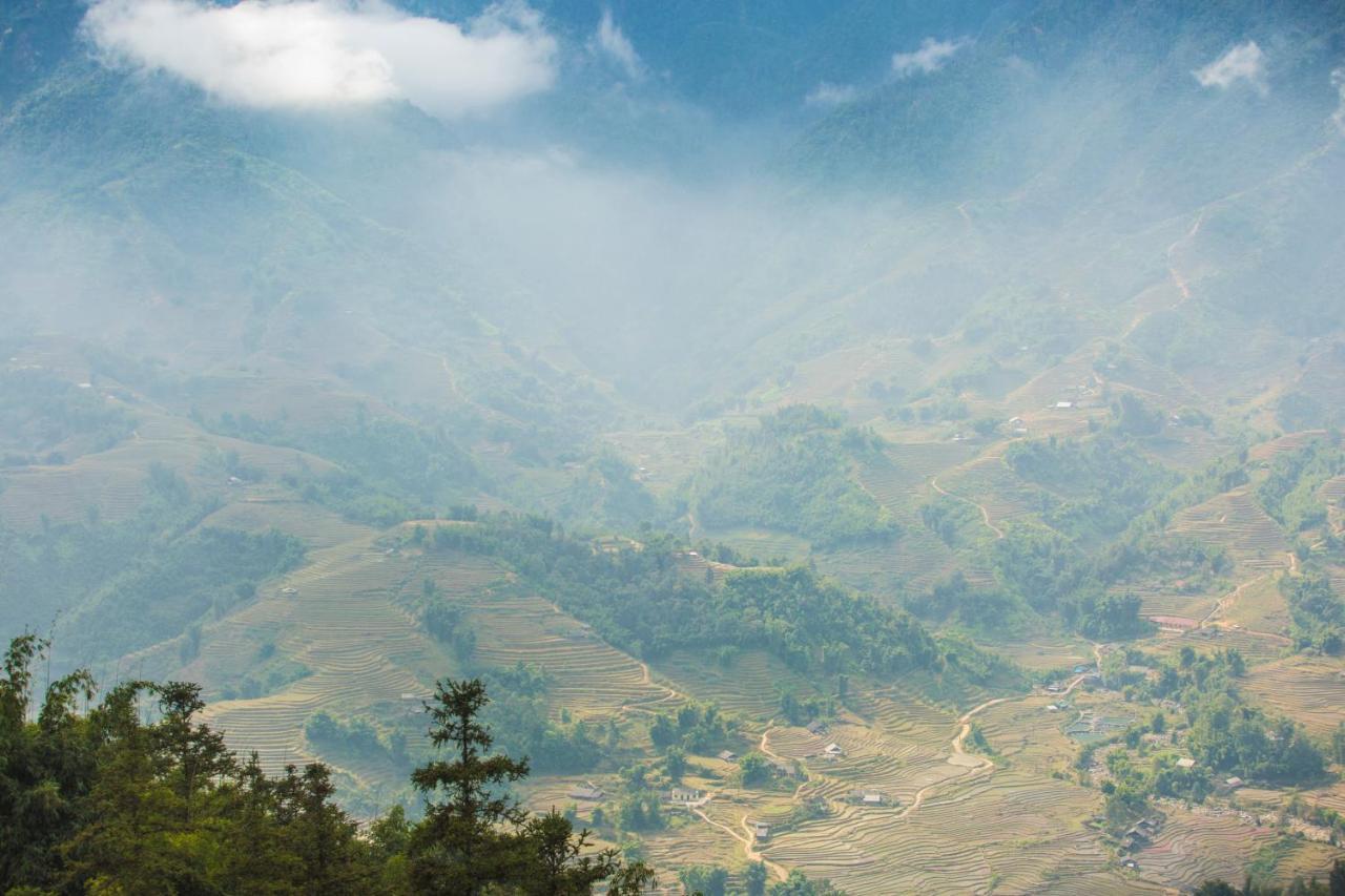 Jade Hill & Sa Pa