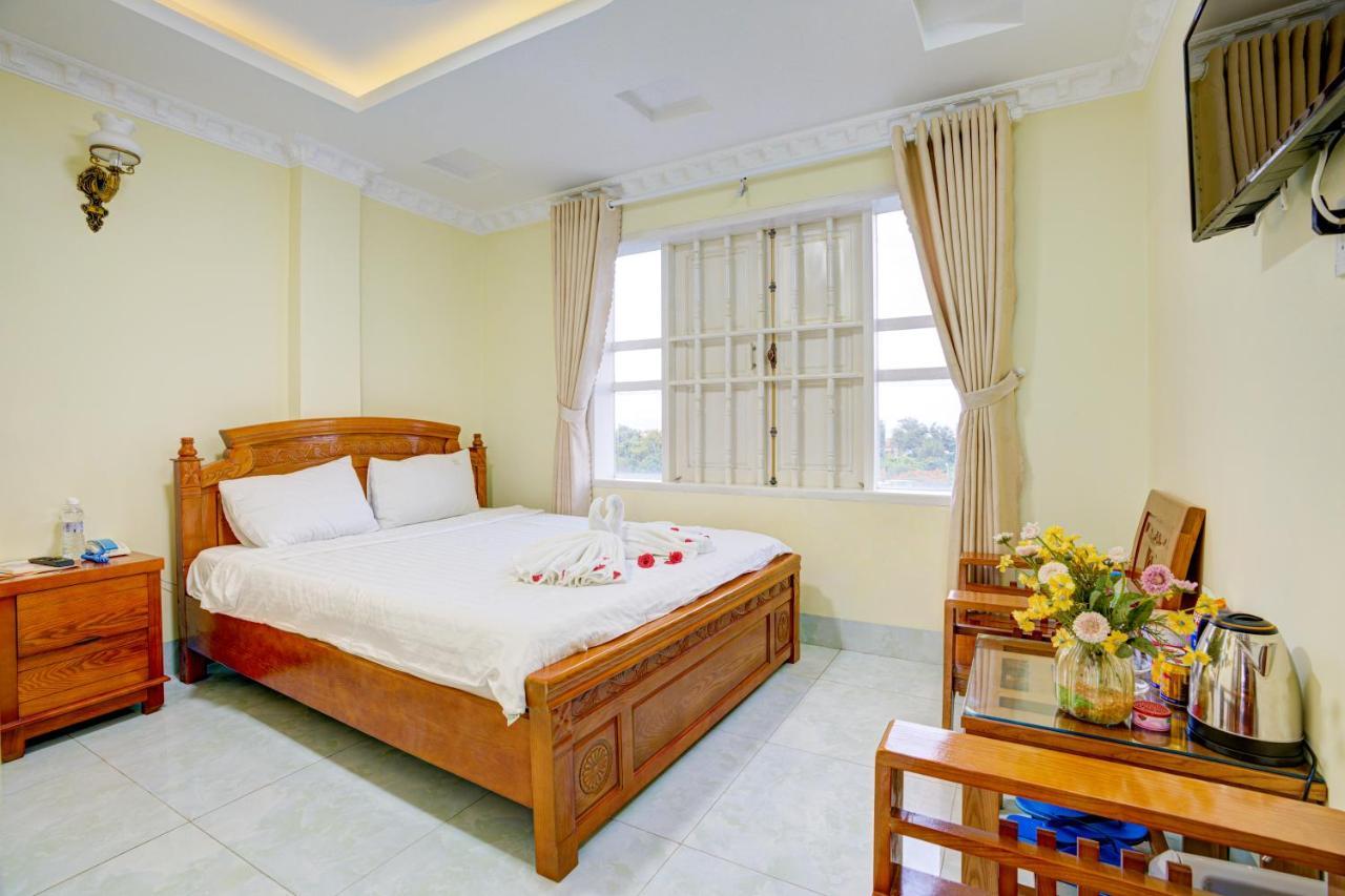 Quang Anh By The Moment 3*