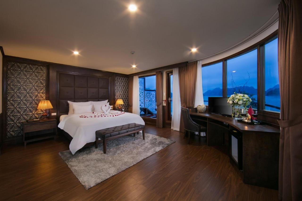 Mon Cheri Cruises  5*