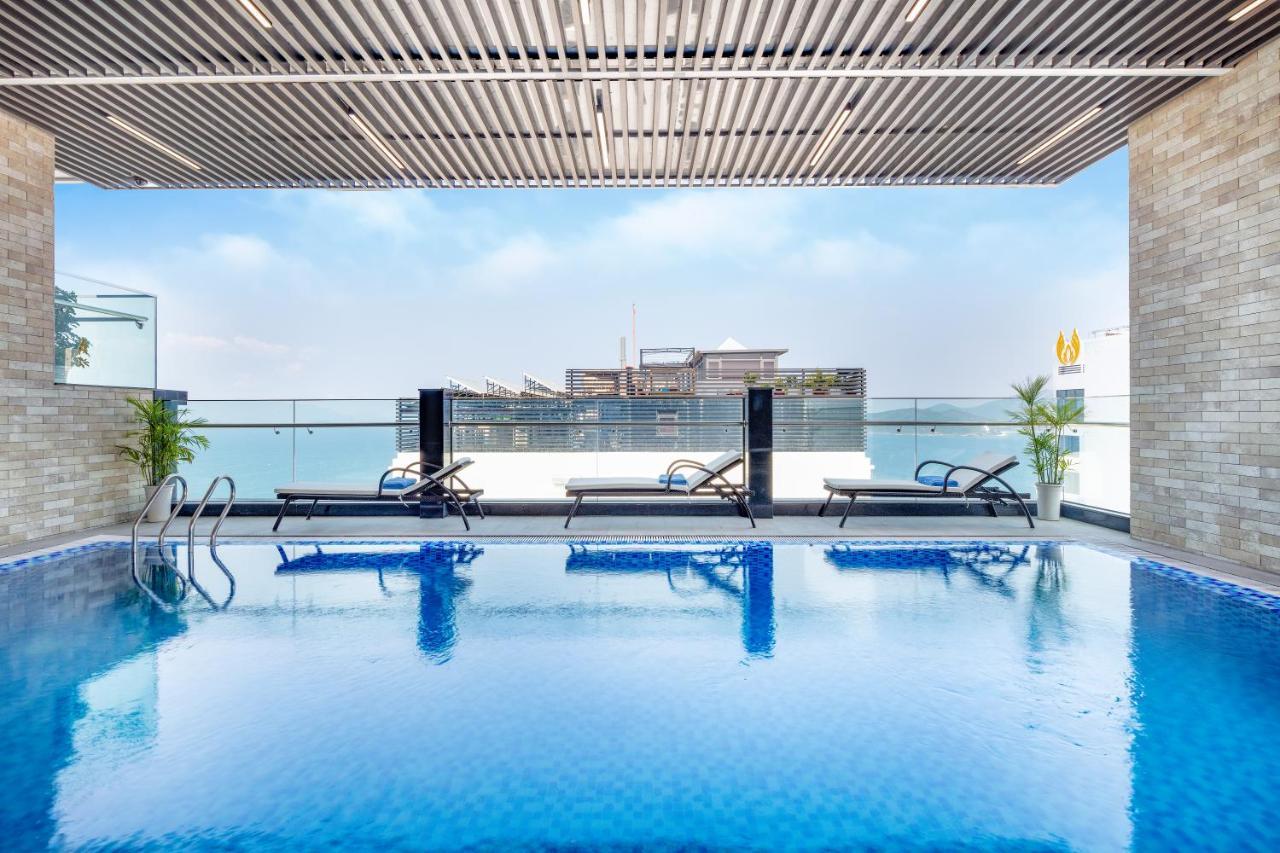 Emerald Bay & Hotel 5*