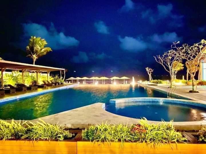 Aria Resort- Ho Nghi Duong Tang 8 Huong Bien, Ho Boi Sat Canh Bai Tam Rieng