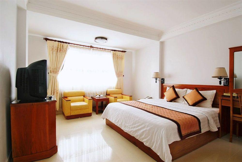 Khách sạn C Hotel- đề Thám Bùi Viện Walking Street