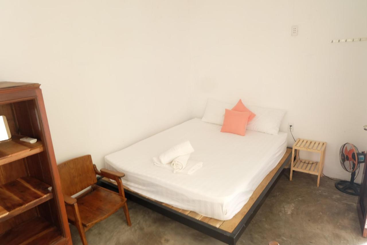 Lana Land Hostel *