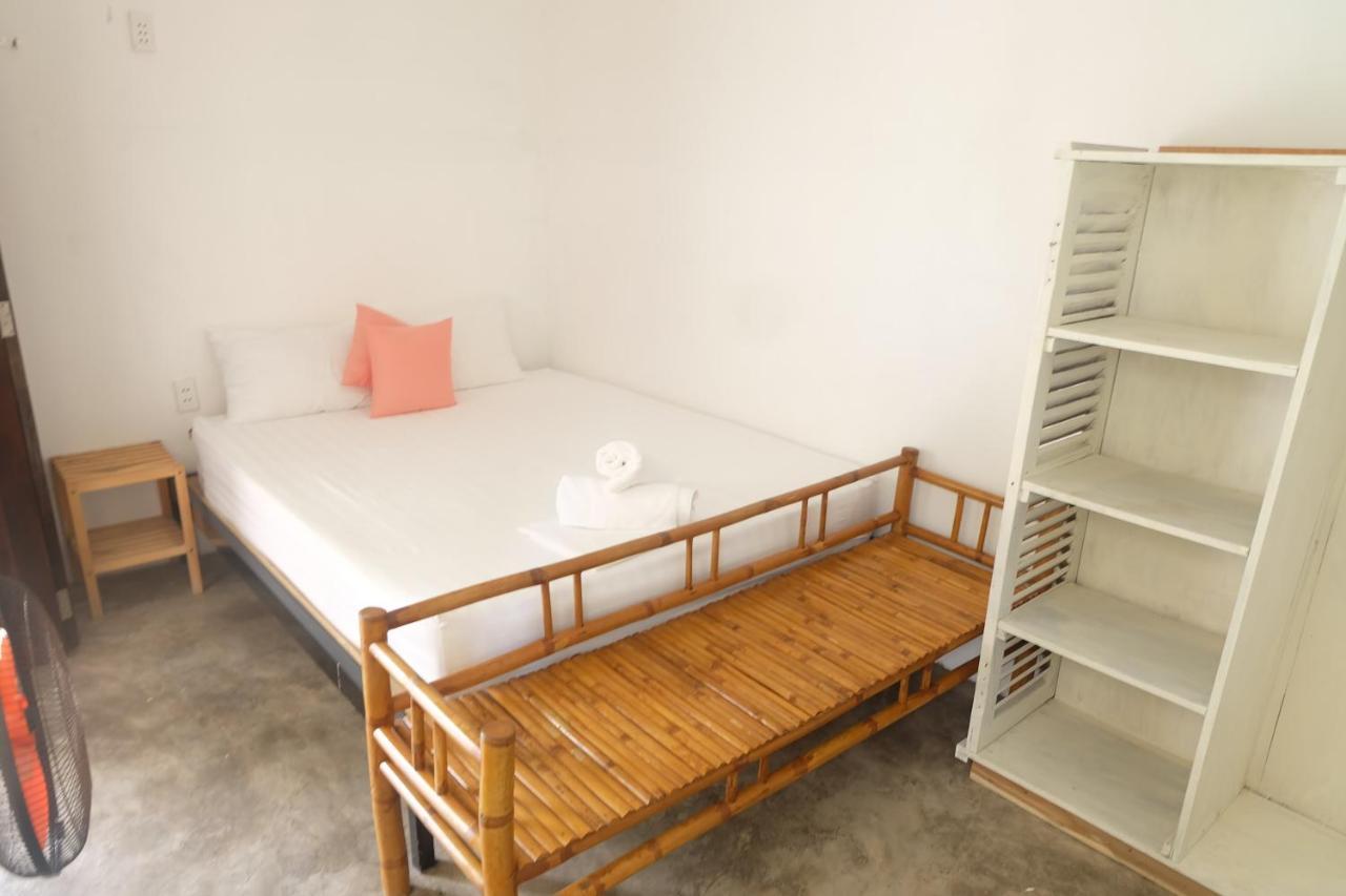 Lana Land Hostel *