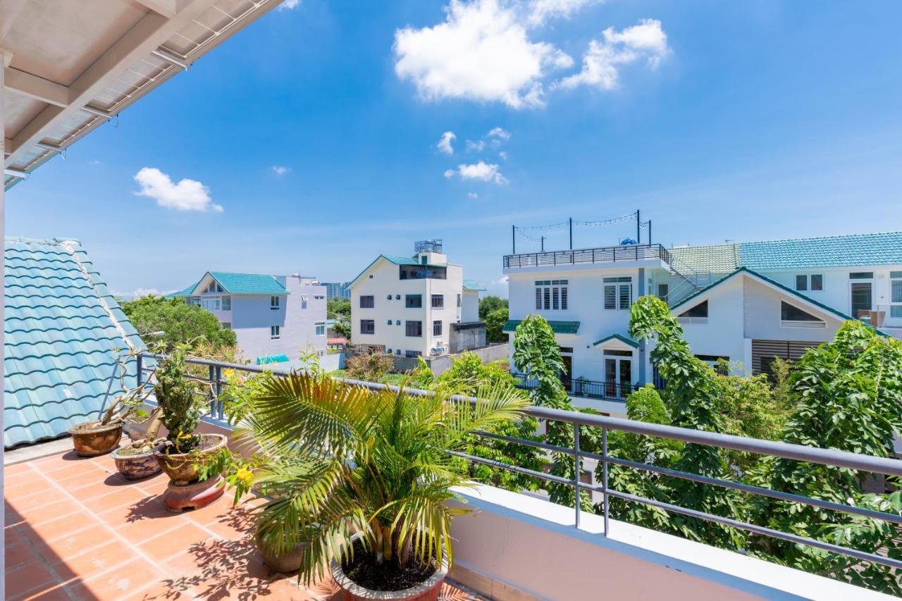 Huong Giang Seaside Villa, *
