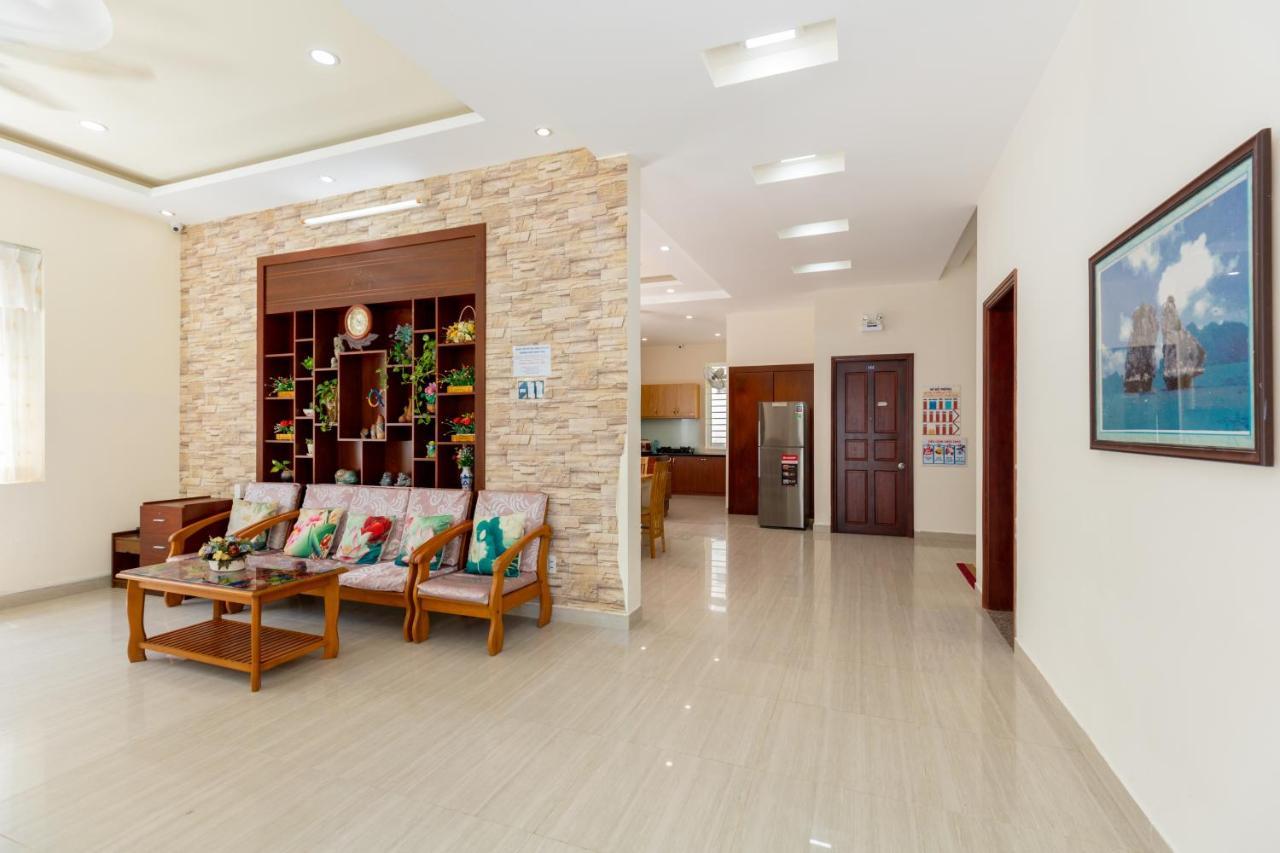 Huong Giang Seaside Villa, *