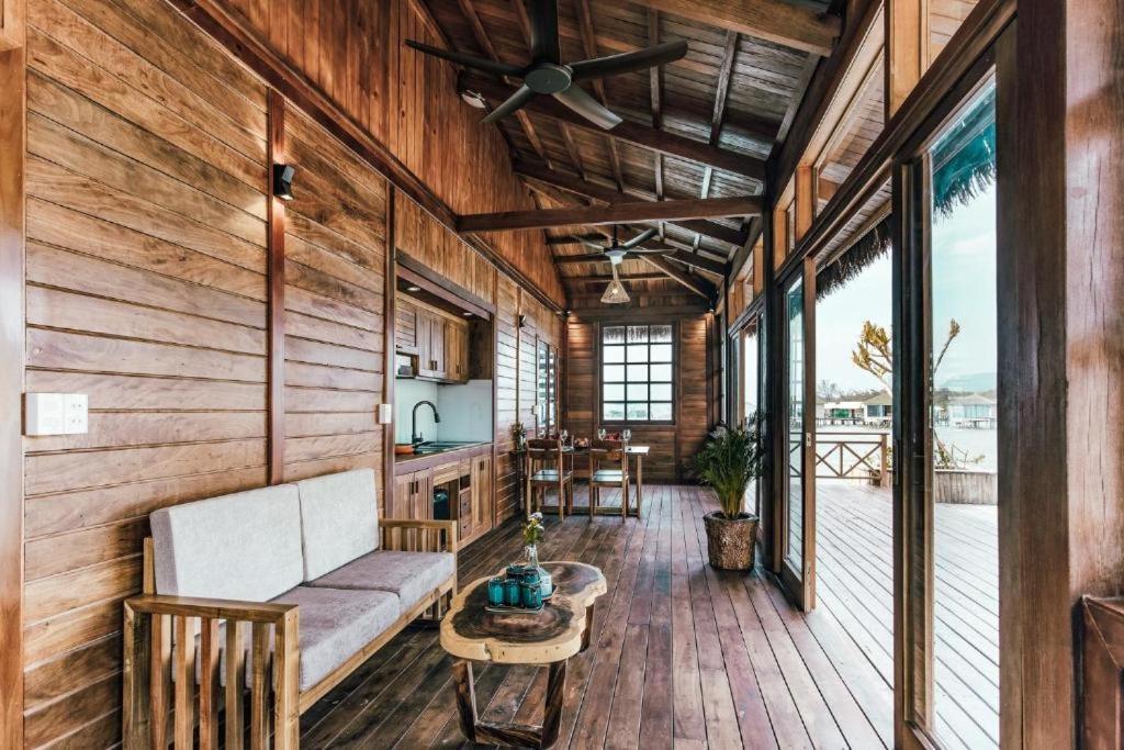 Rocks Boutique 4* Phu Quoc