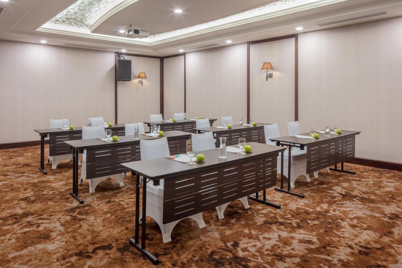 Melia Vinpearl Riverfront Khách sạn 5*