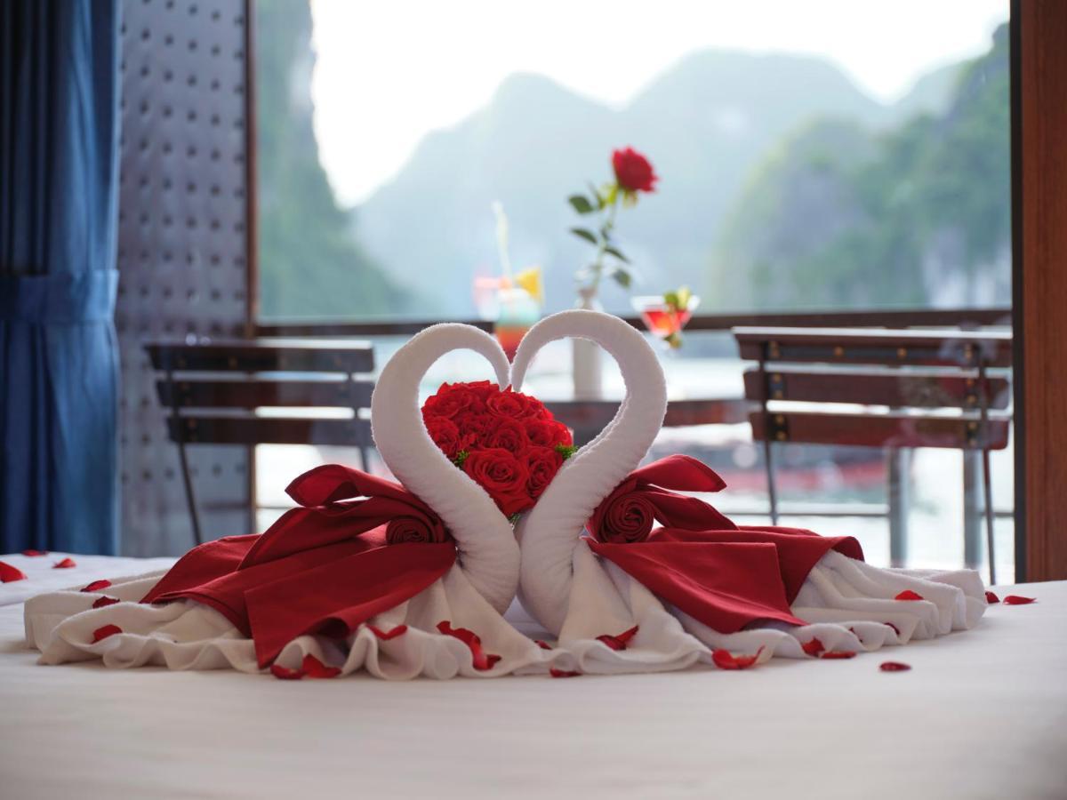 Lavender Elegance Cruises Hạ Long