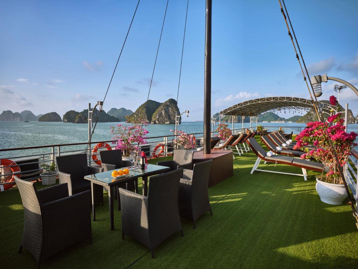 Lavender Elegance Cruises  4*