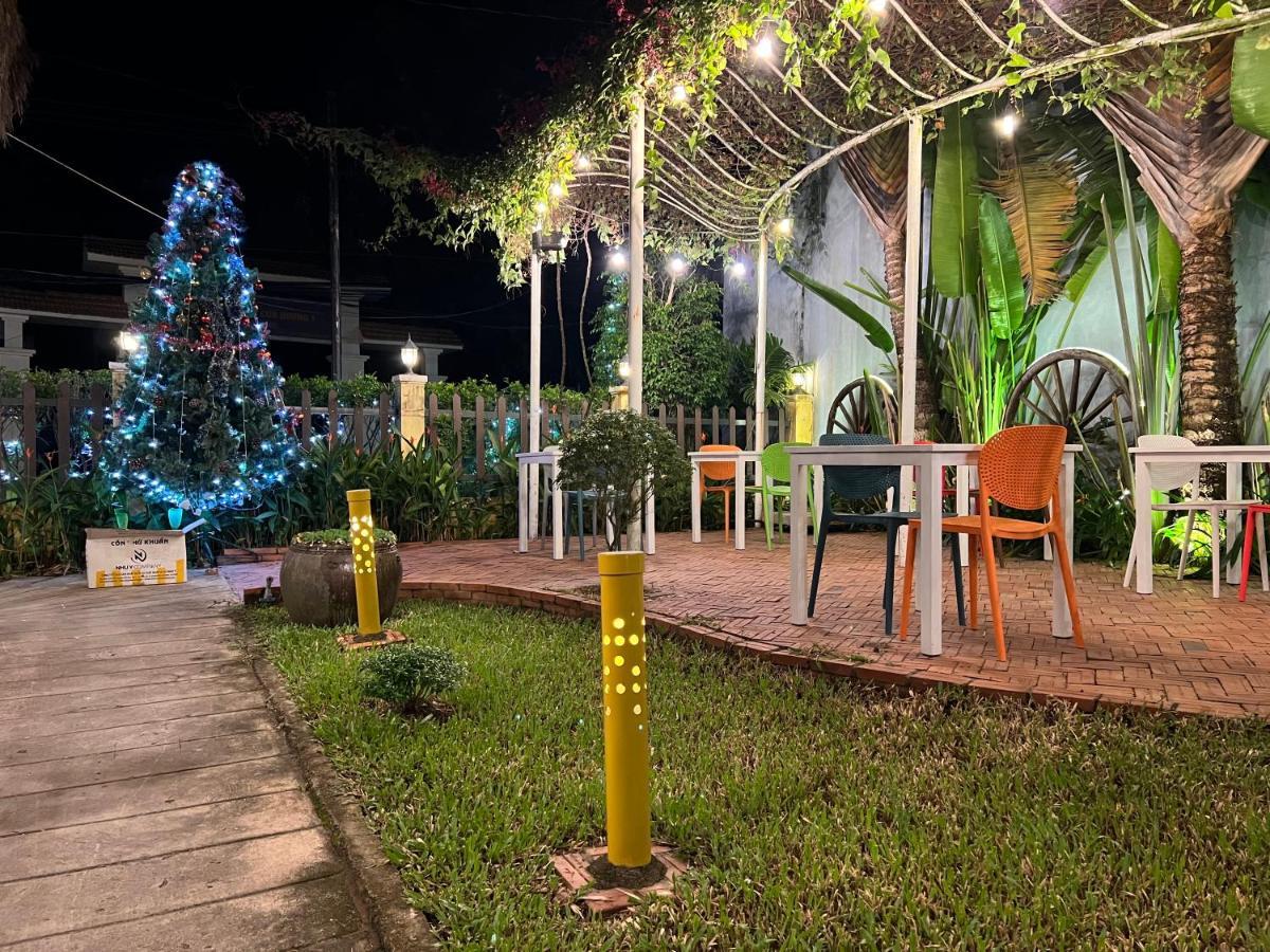 Tropical Garden *