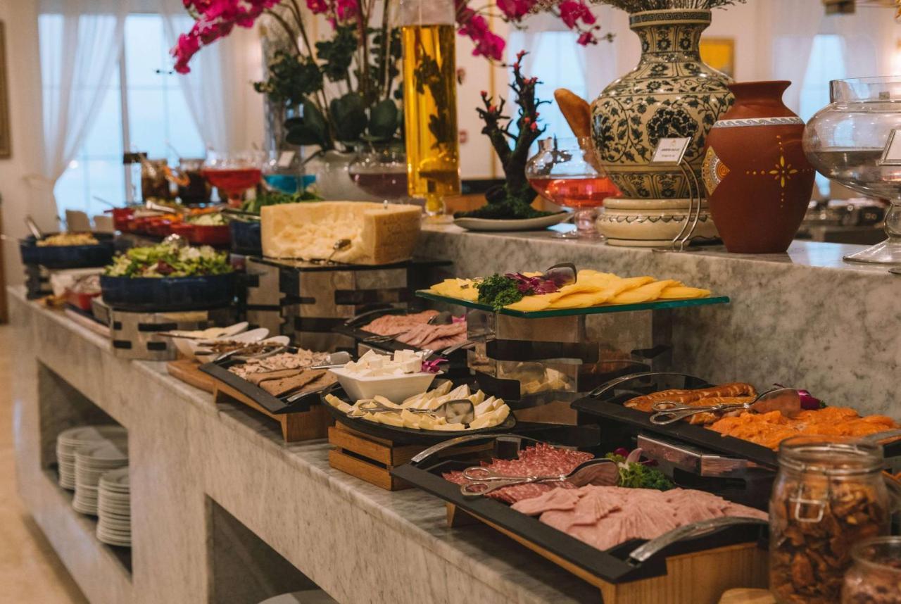 Wyndham Golden Bay Hotel 5*