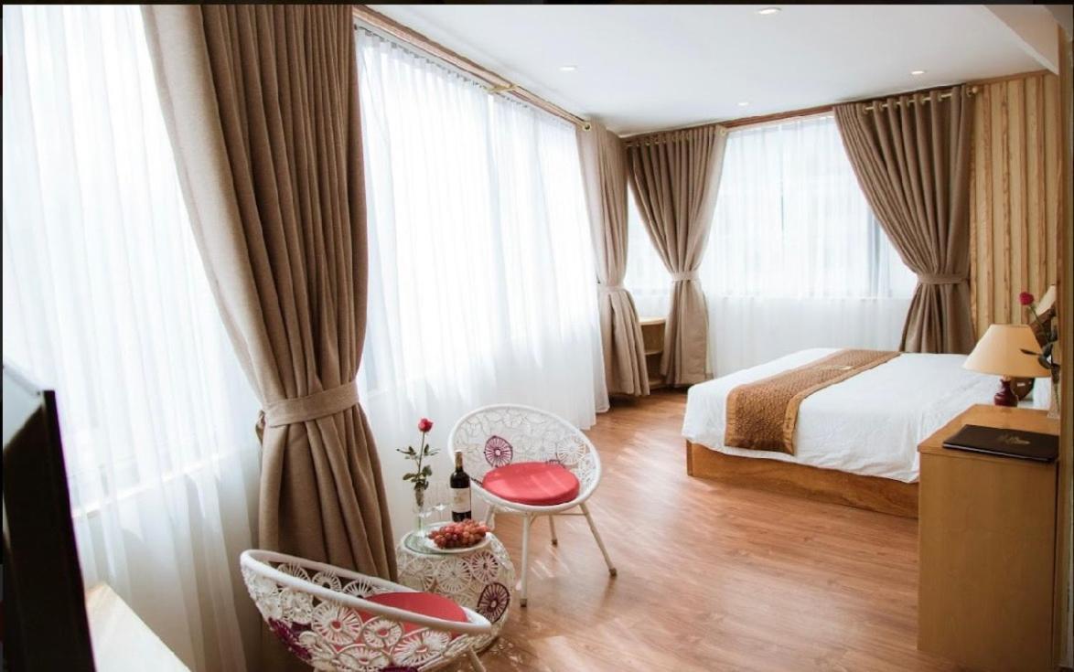Beautiful Khách sạn 3*