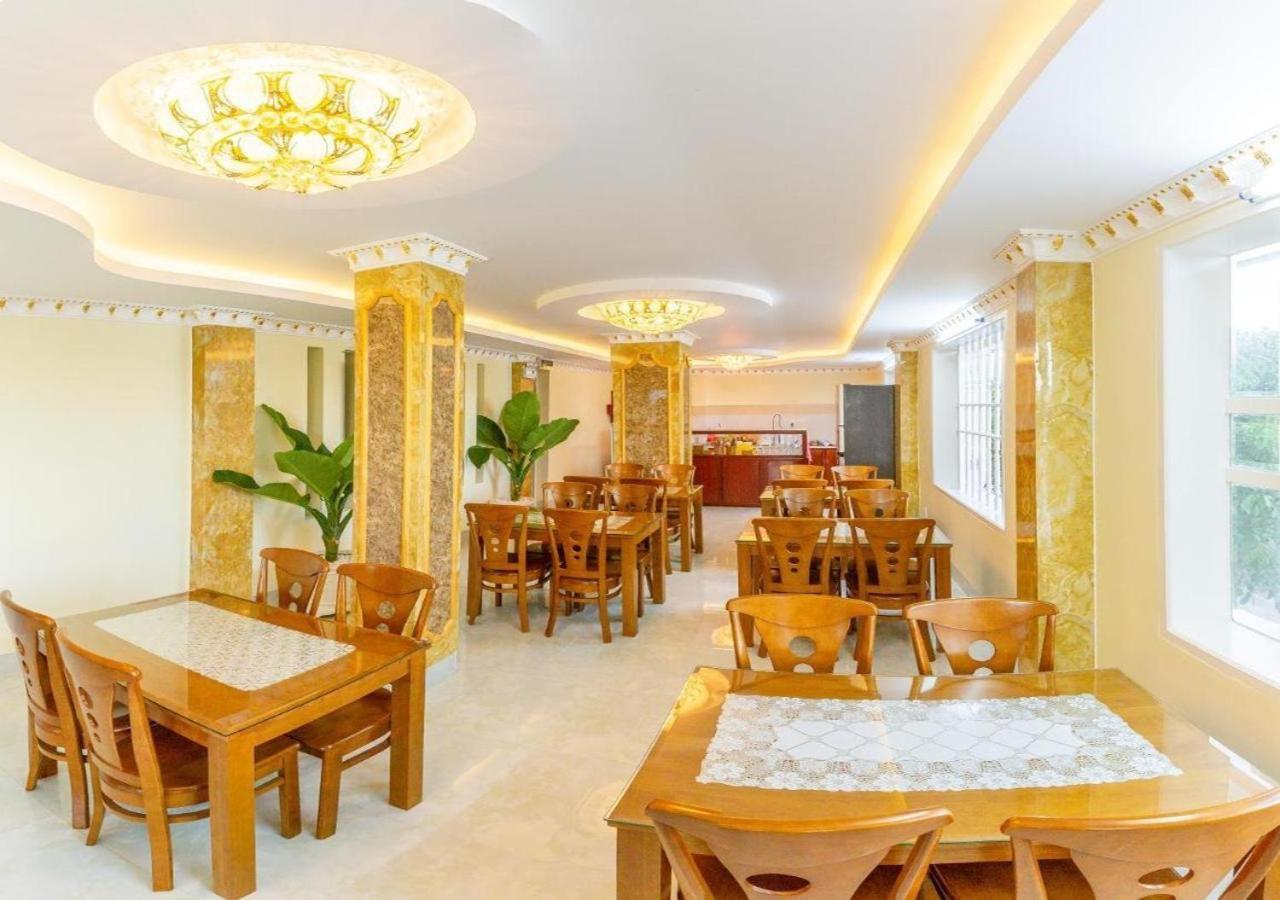 Quang Anh By The Moment Hotel