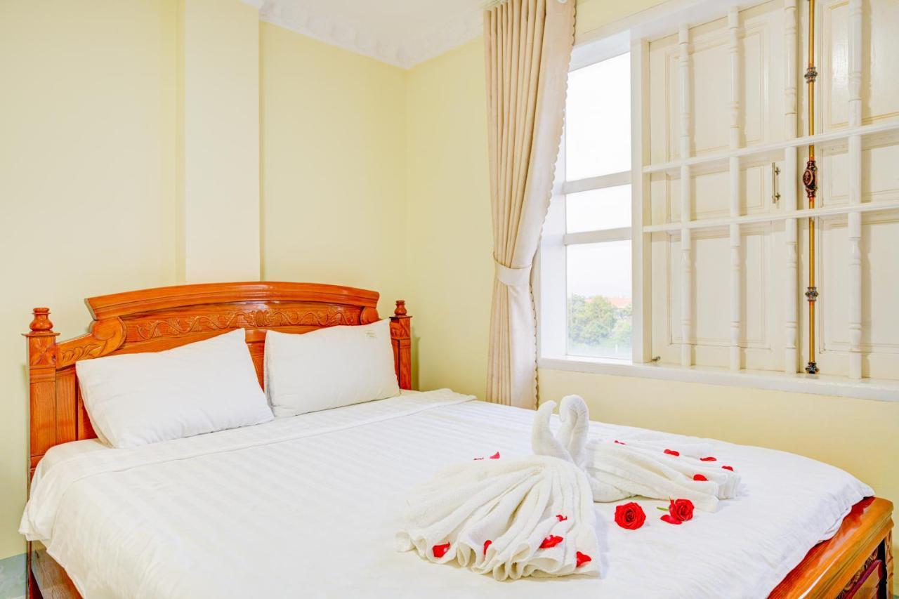 Quang Anh By The Moment Hotel