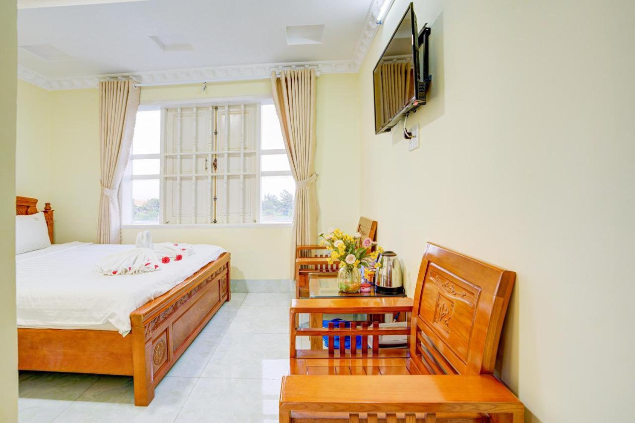 Hotel Quang Anh By The Moment 3*